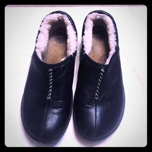 UGG AUSTRALIA Woman Betty Chocolate Color Leather